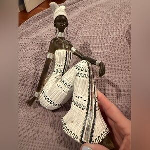 Navascott Lady in White Dress Statue